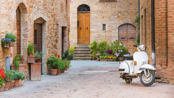 Picture of Italian streets in the Tuscan small town and a popular single-tr