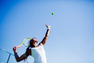 Obrazek Beautiful female tennis player serving