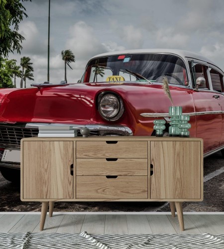 Afbeeldingen van HDR Kuba Varadero roter Oldtimer parkt am Seitenrand