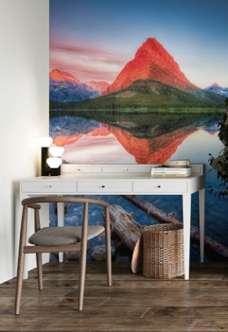 Afbeeldingen van Swiftcurrent Lake at Dawn