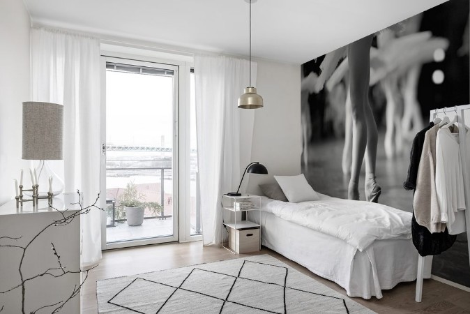 Picture of Long and lean ballet dancers legs