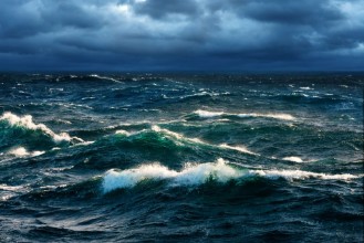 Slika Breaking Waves at Rising Storm