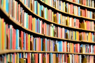 Pilt Round bookshelf in public library