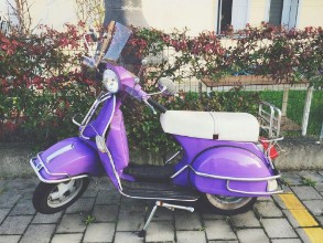 Obrázek Purple scooter