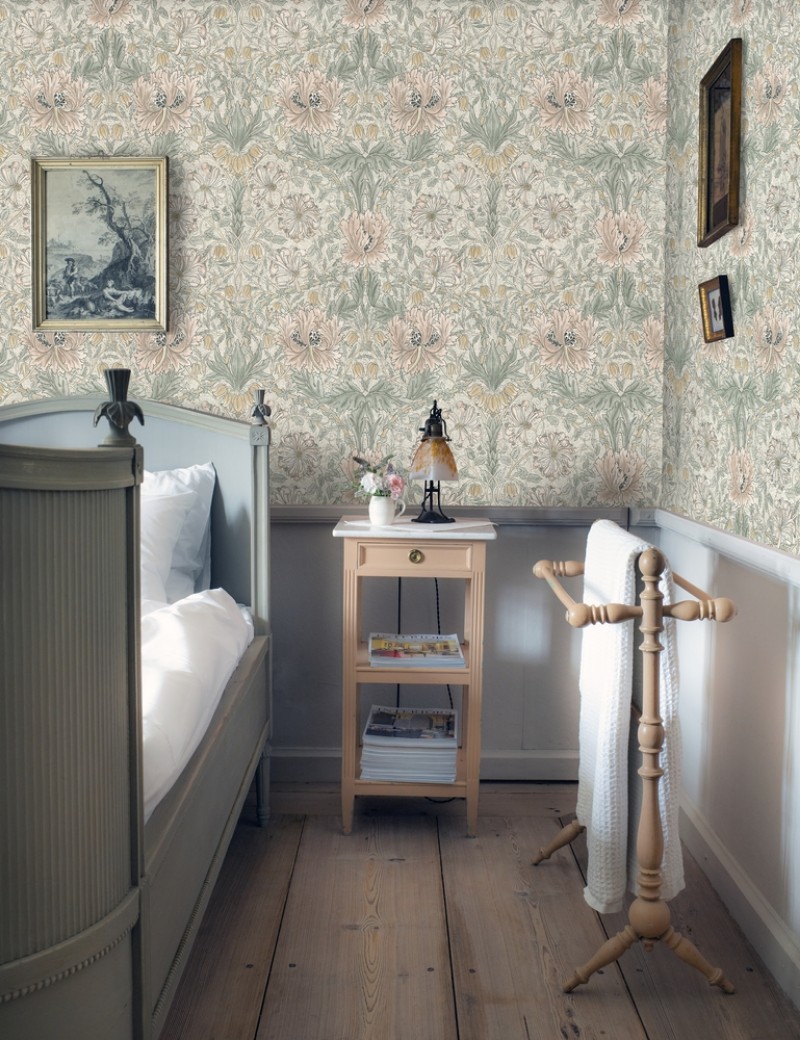 Pure Honeysuckle & Tulip Linen/Coral - 217542 wallpaper William Morris